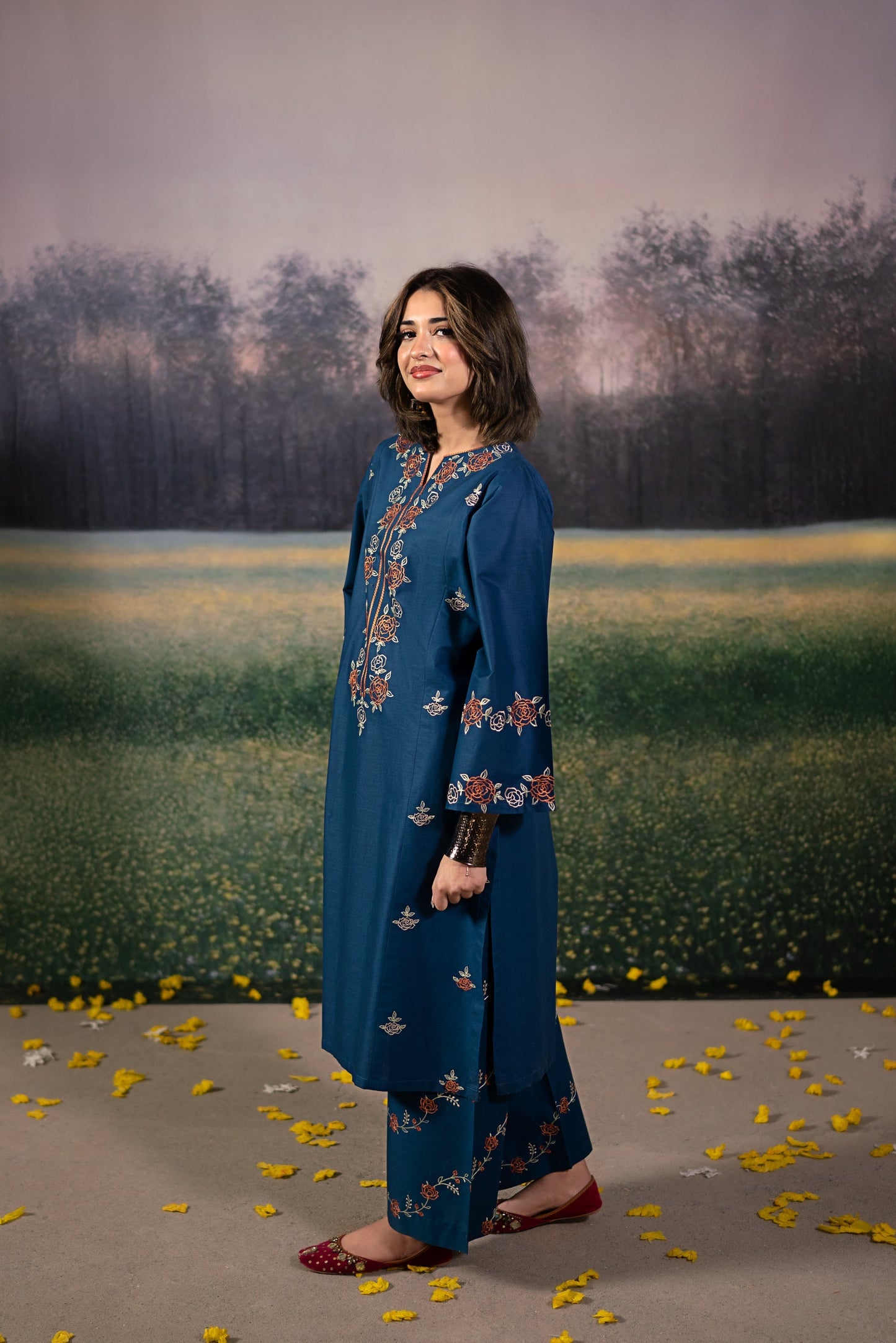 LEENA 2 PIECE UNSTICED IN DHANAK FT-02