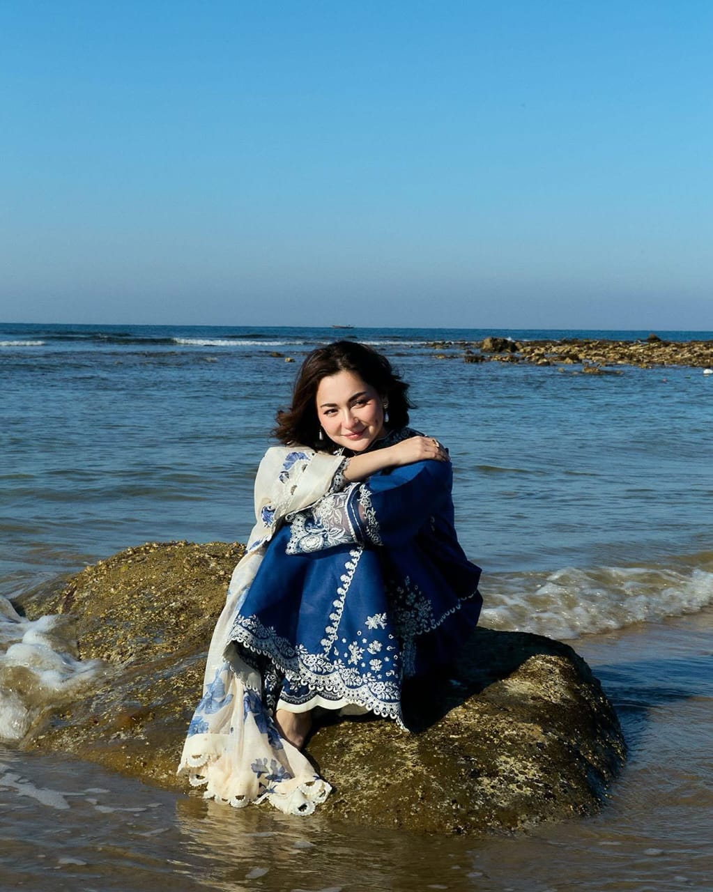 ZARA SHAHJAHAN  Dhanak Embroidered 3 Piece | AS-19